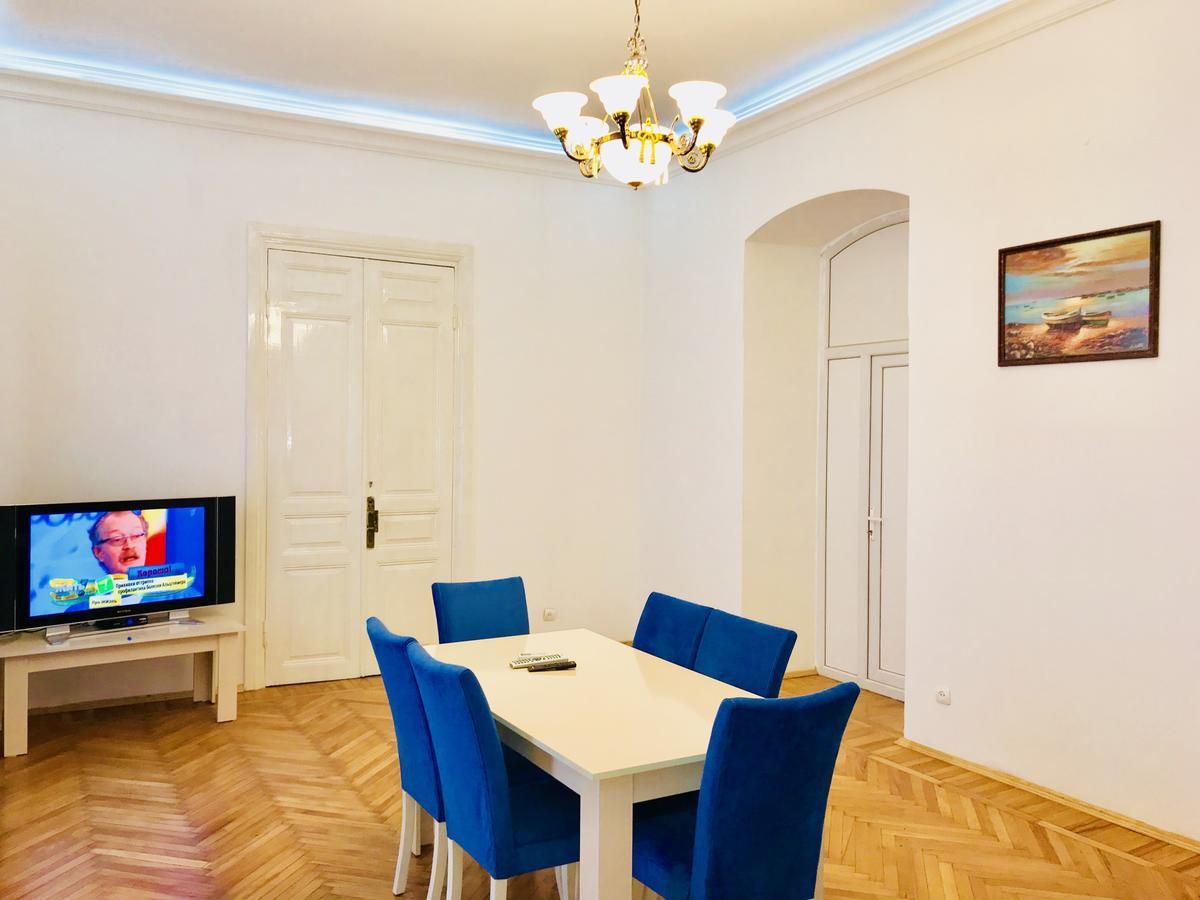 Check-In Apartment Near Fountain Square Vidadi Str Baku Ngoại thất bức ảnh