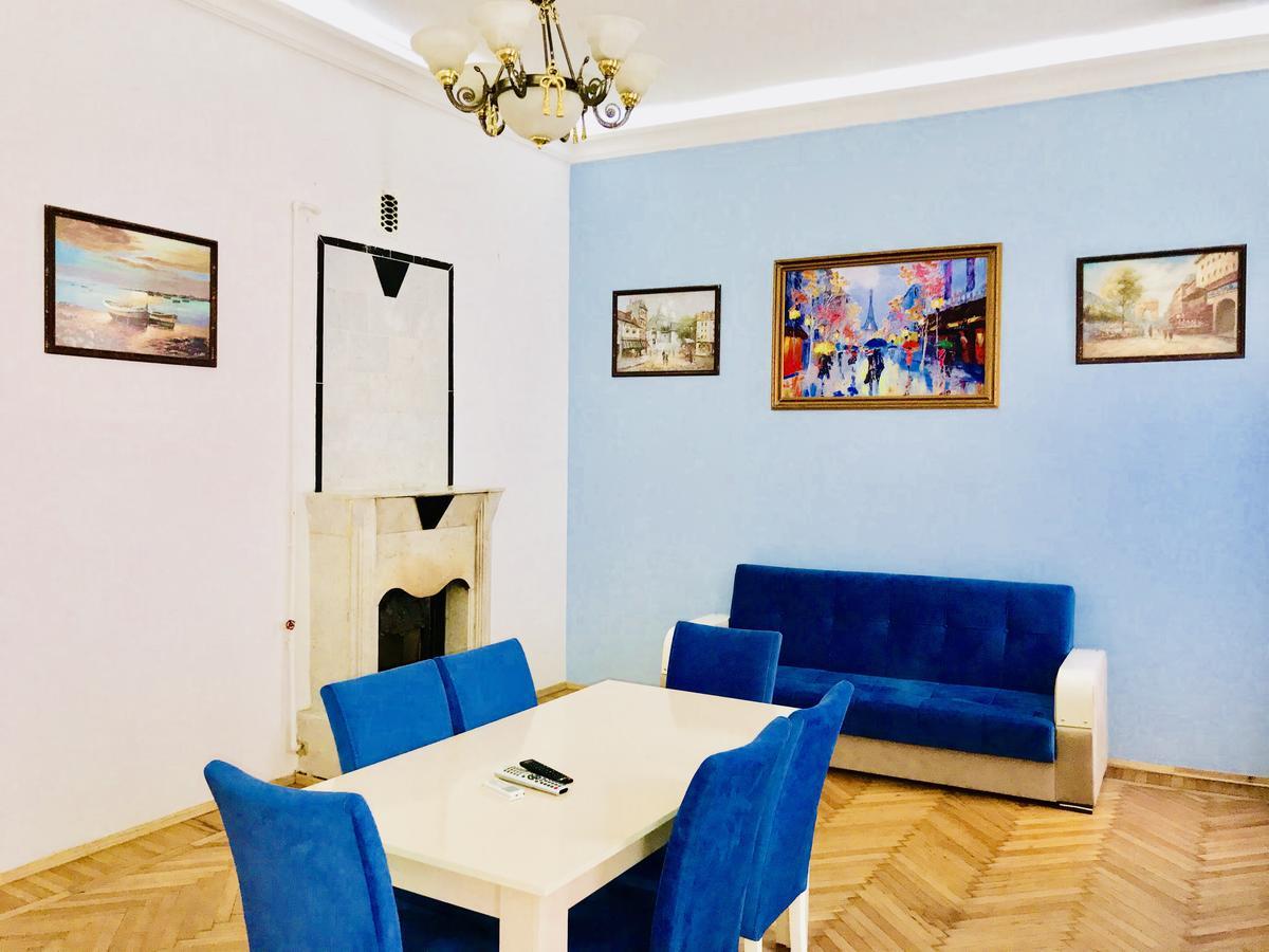Check-In Apartment Near Fountain Square Vidadi Str Baku Ngoại thất bức ảnh