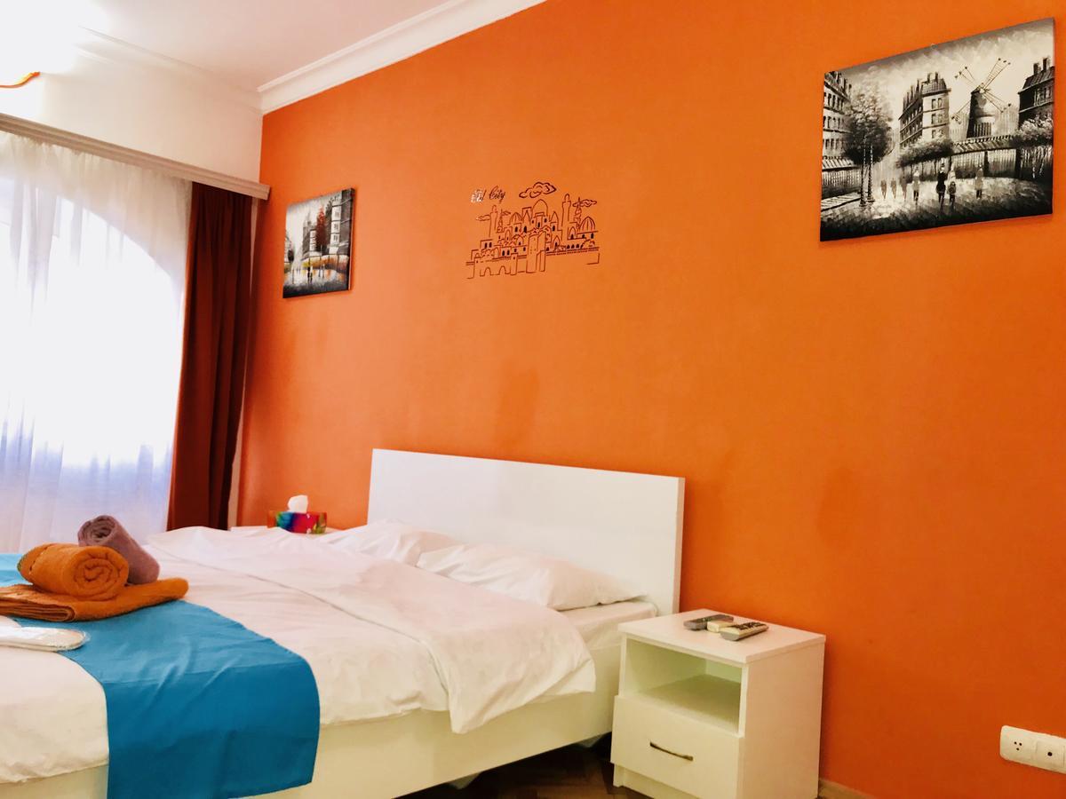 Check-In Apartment Near Fountain Square Vidadi Str Baku Ngoại thất bức ảnh