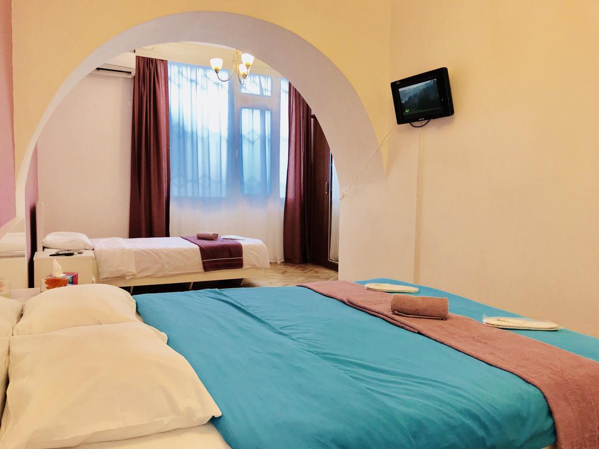 Check-In Apartment Near Fountain Square Vidadi Str Baku Ngoại thất bức ảnh