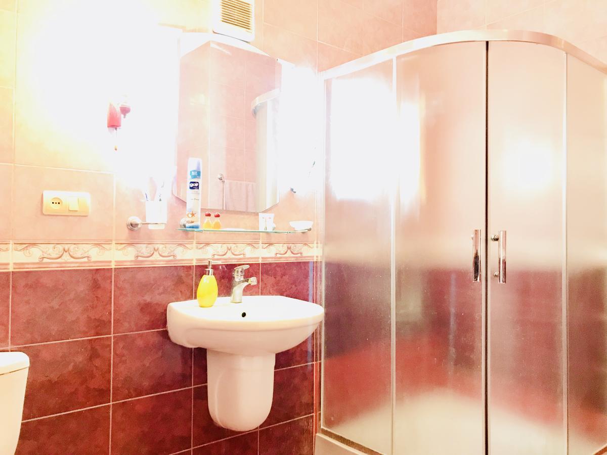Check-In Apartment Near Fountain Square Vidadi Str Baku Ngoại thất bức ảnh