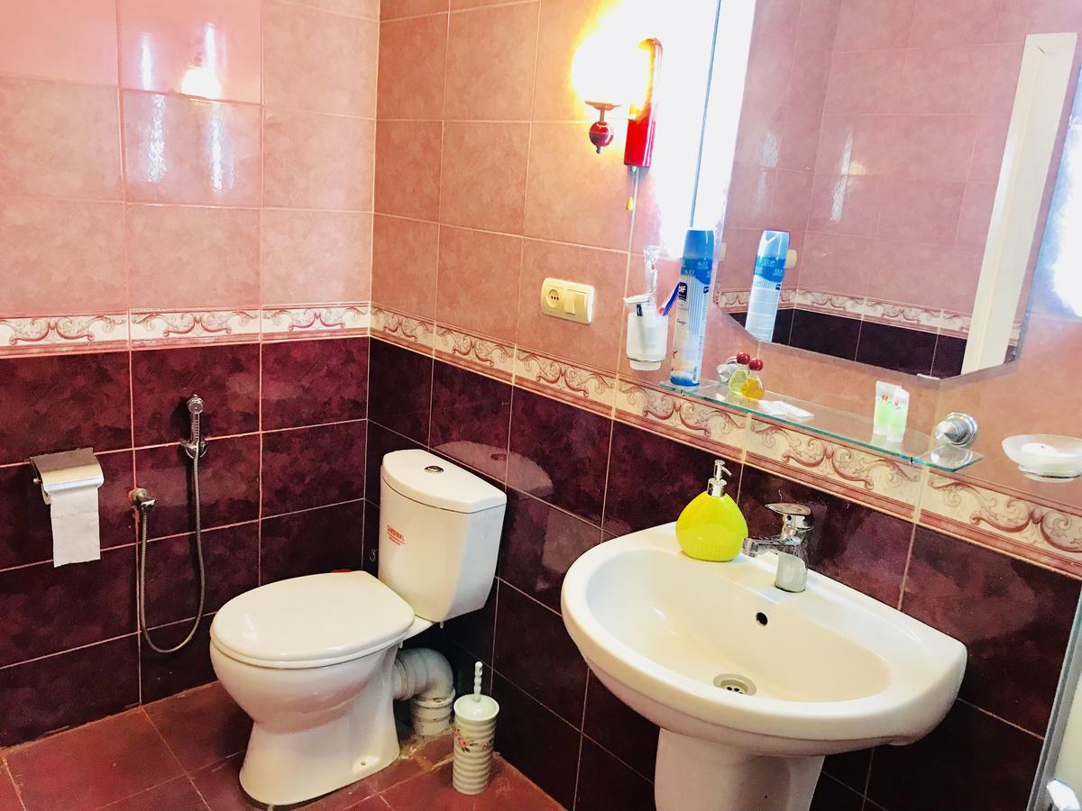 Check-In Apartment Near Fountain Square Vidadi Str Baku Ngoại thất bức ảnh